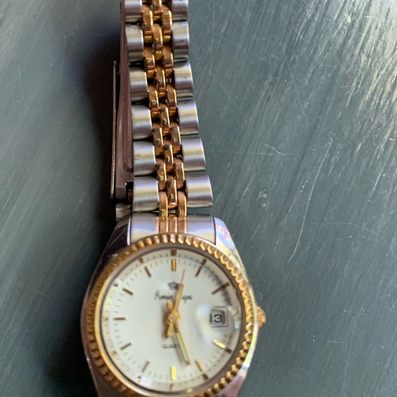 Like new Watch, time & date, new battery, Premier Designs - Picture 5 of 5